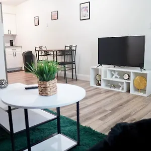 Jay's Cozy Arts , Tampa United States